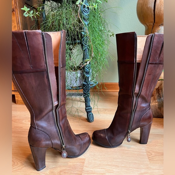 Timberland - Heeled Dark Brown Leather Boots Mid-Calf Height - Size 8 - Picture 9 of 16